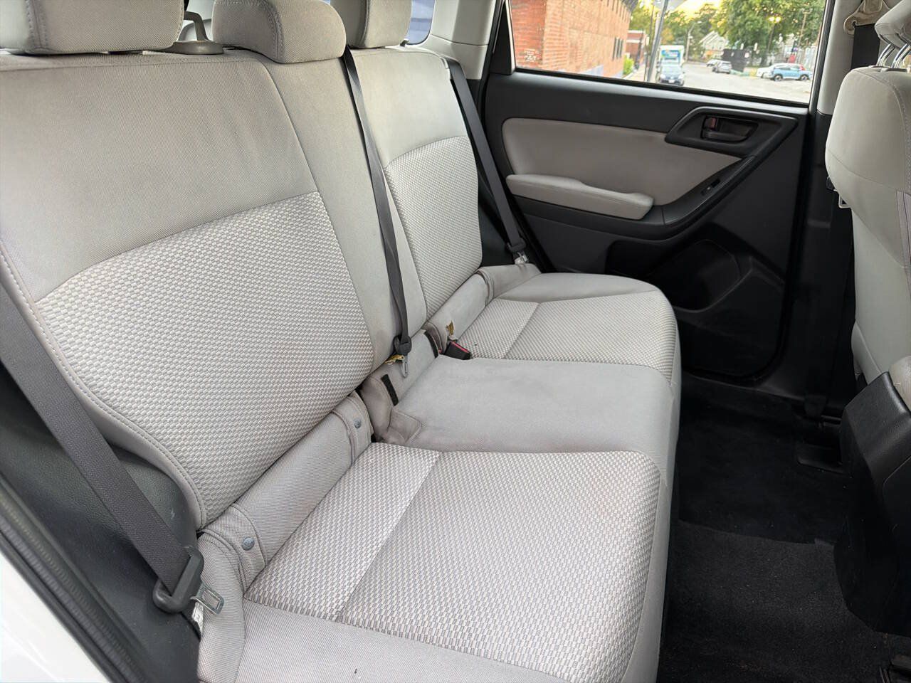 Used 2014 Subaru Forester 2.5i AWD/4WD image 22