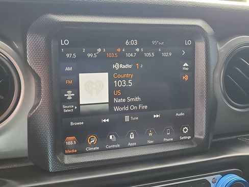 Used 2023 Jeep Gladiator Sport AWD/4WD image 25