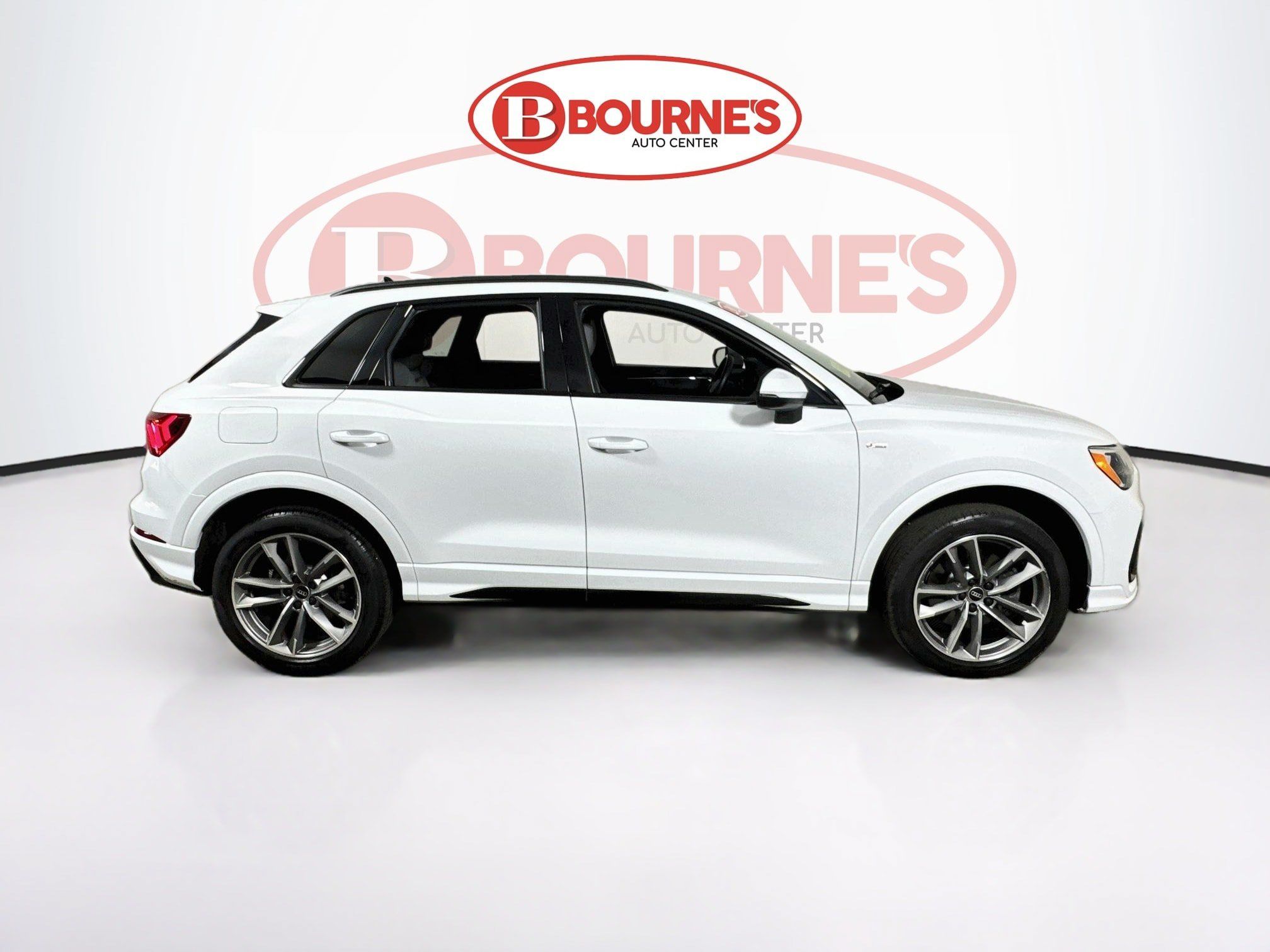 Used 2022 Audi Q3 2.0T Premium w/ Black Optic Sport Package AWD/4WD image 11