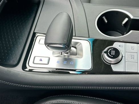 Certified 2025 Genesis G70 2.5T image 15