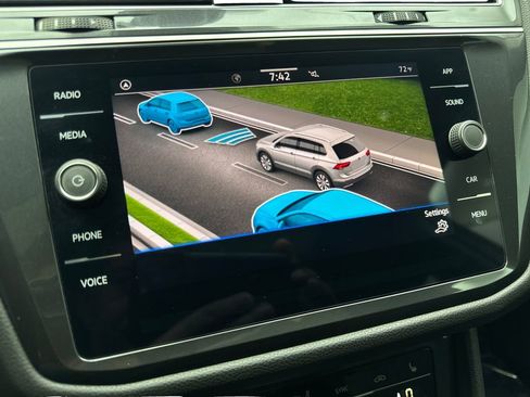 Used 2024 Volkswagen Tiguan SE FWD image 68