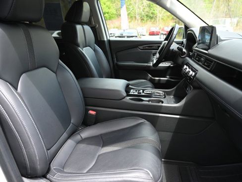 Used 2025 Honda Pilot EX-L image 19