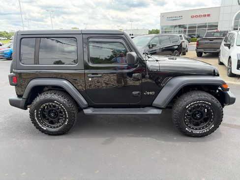 Certified 2018 Jeep Wrangler Sport AWD/4WD image 8