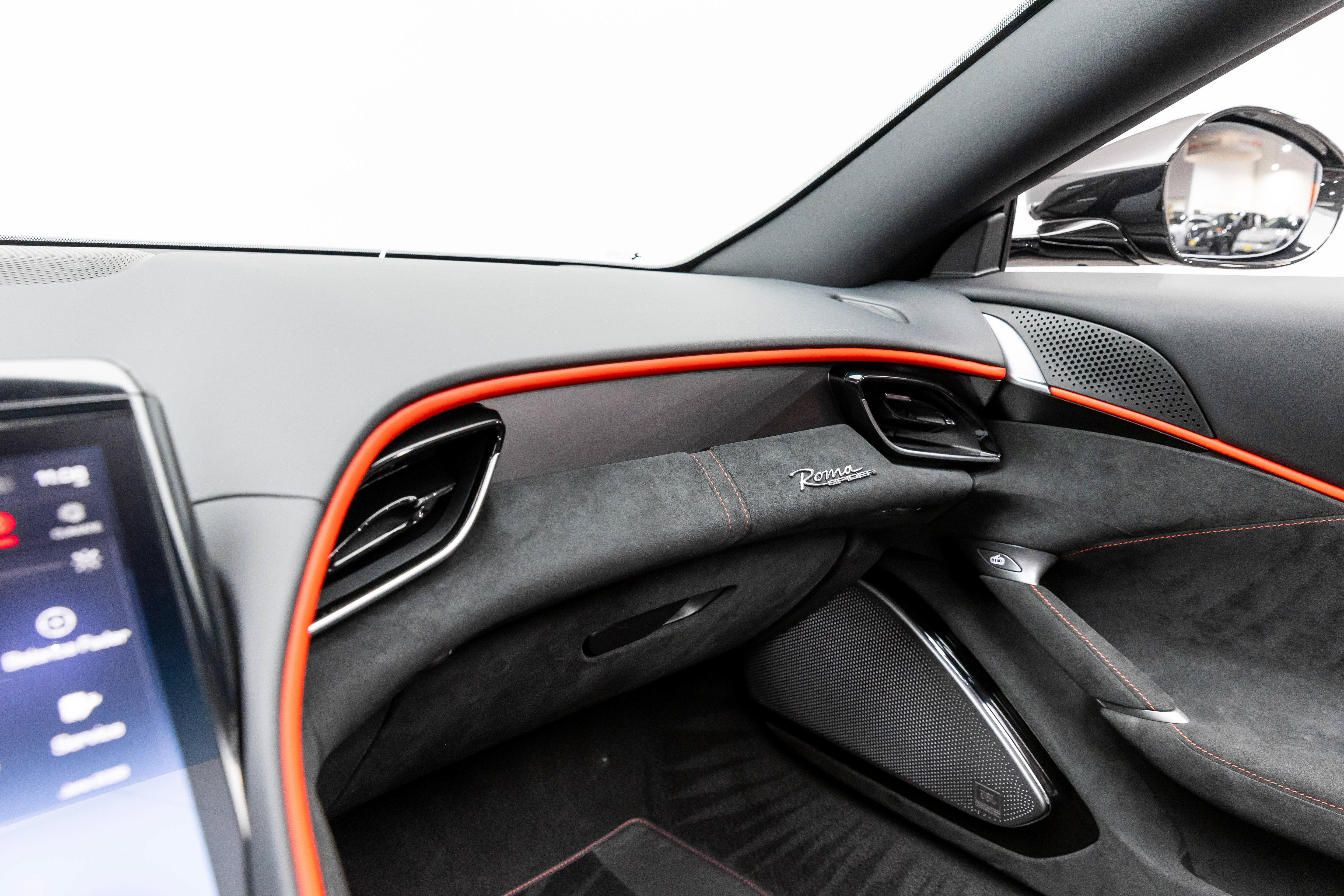 Certified 2025 Ferrari Roma Spider RWD image 59