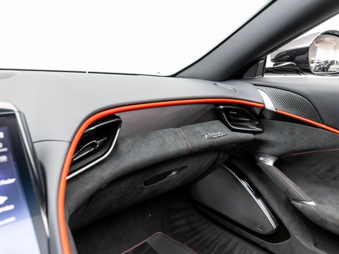 Used 2025 Ferrari Roma Spider RWD image 59