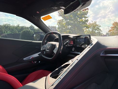 Used 2020 Chevrolet Corvette Stingray Coupe w/ 1LT RWD image 33