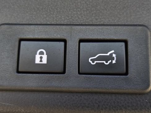 Used 2023 Subaru Ascent Limited w/ Technology Package AWD/4WD image 12