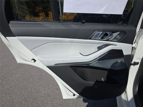 New 2026 BMW X5 M60i w/ Executive Package AWD/4WD image 13