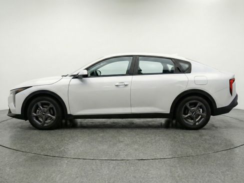 Used 2025 Kia K4 FWD image 5
