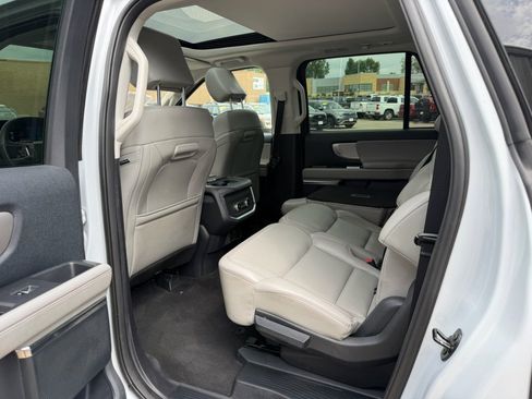 Used 2025 Ford Expedition Max Active AWD/4WD image 8