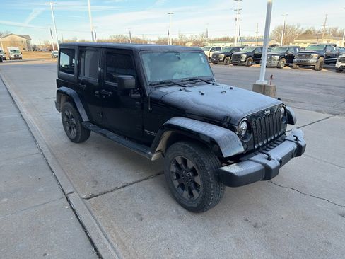 Used 2014 Jeep Wrangler Unlimited Sahara w/ Connectivity Group image 3