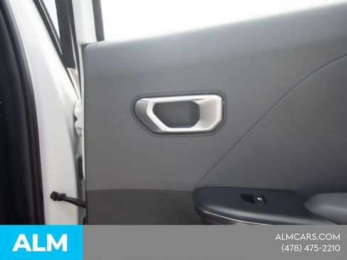 Used 2025 Kia K4 FWD image 49