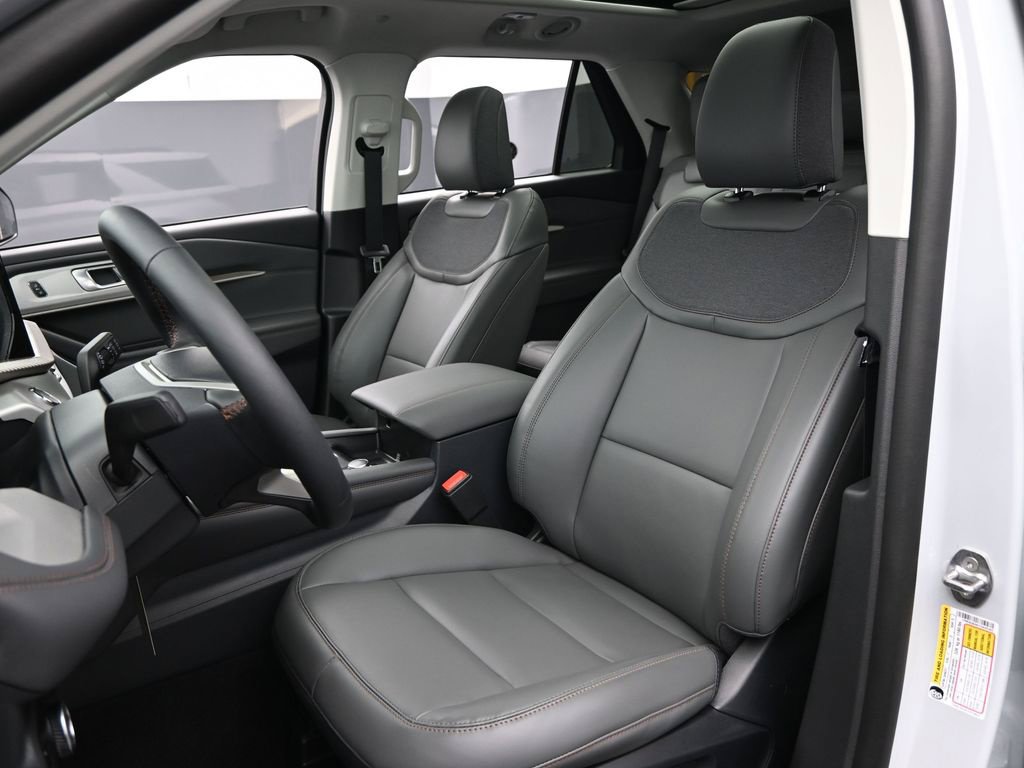 New 2026 Ford Explorer Active w/ Active Comfort Package AWD/4WD image 16