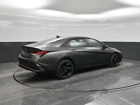 New 2026 Hyundai Elantra SEL Sport FWD image 7