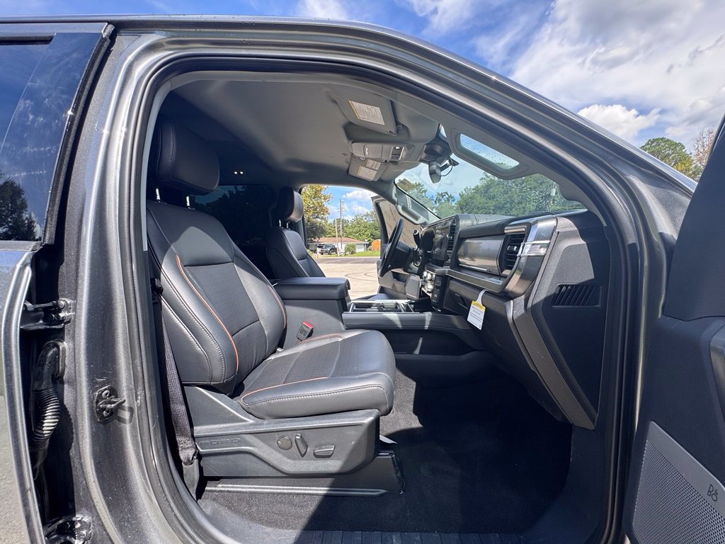 Used 2025 Ford F250 Lariat AWD/4WD image 29