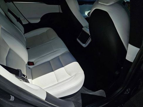 Used 2022 Tesla Model S AWD/4WD image 19