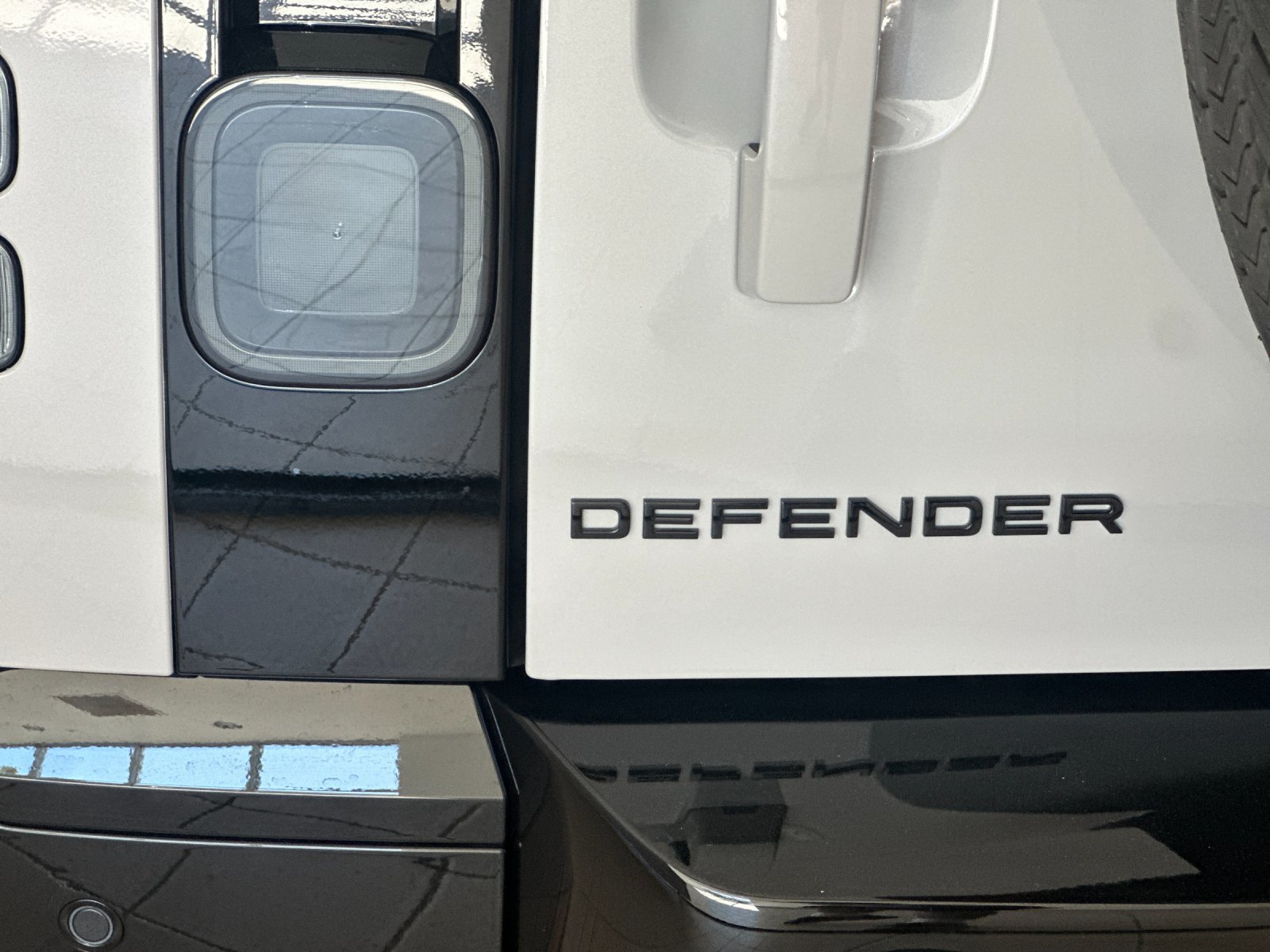 New 2026 Land Rover Defender 110 X-Dynamic SE AWD/4WD image 26