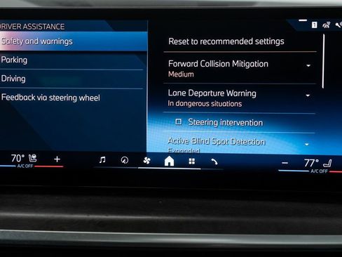 Used 2025 BMW X5 xDrive40i w/ M Sport Package image 32