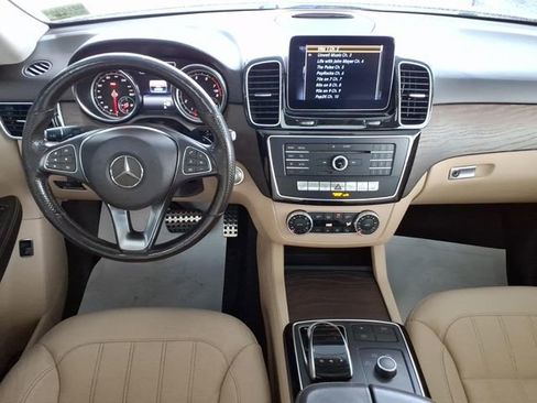 Used 2019 Mercedes-Benz GLE 400 4MATIC image 20