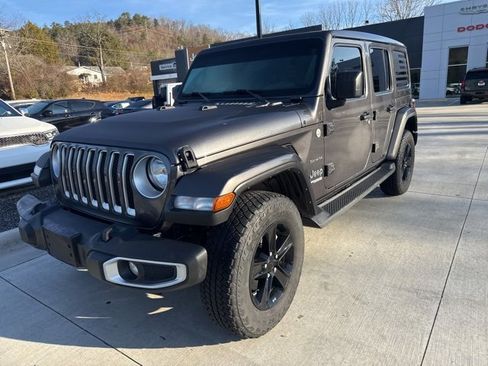 Used 2022 Jeep Wrangler Unlimited Sahara w/ Cold Weather Group image 11