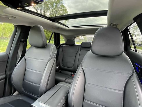 Used 2023 Mercedes-Benz GLC 300 4MATIC image 10