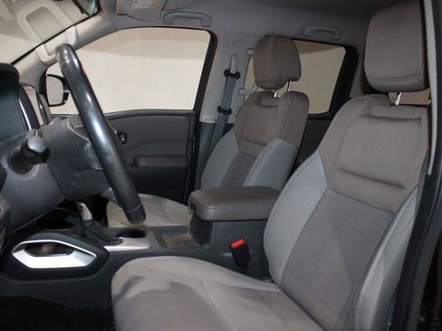 Used 2022 Nissan Frontier SV RWD image 9
