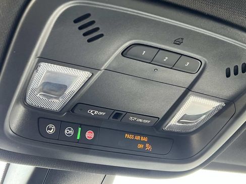 Used 2023 Chevrolet Traverse LT w/ LT Premium Package AWD/4WD image 27