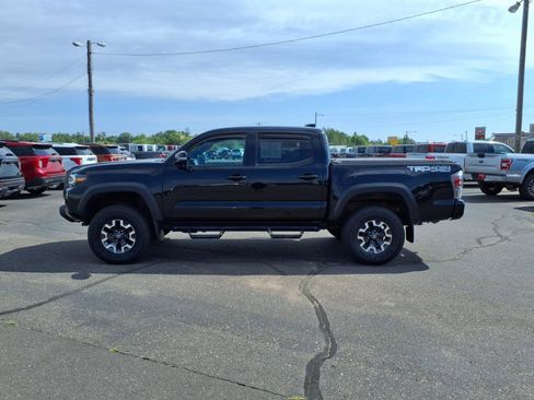 Used 2021 Toyota Tacoma TRD Off-Road w/ TRD Premium Off Road Package image 2