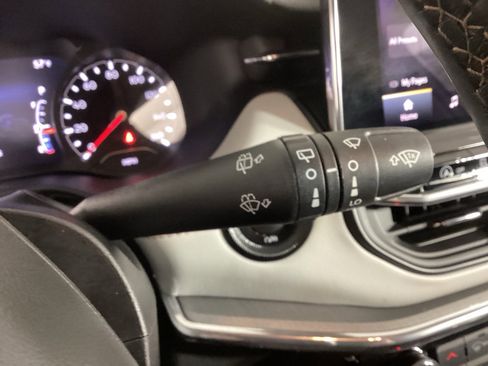 Used 2022 Jeep Compass Limited image 21