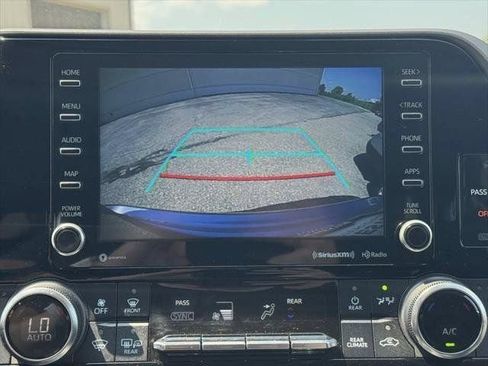 Used 2022 Toyota Highlander XLE AWD/4WD image 84