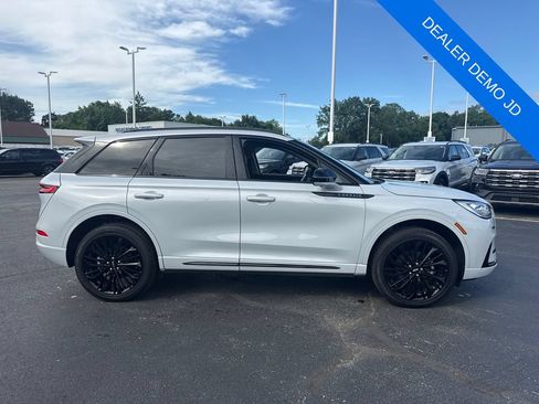 Used 2025 Lincoln Corsair Reserve w/ Equipment Group 202A AWD/4WD image 5