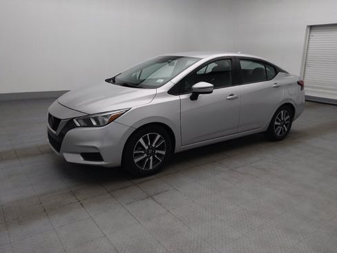 Used 2021 Nissan Versa SV FWD image 2