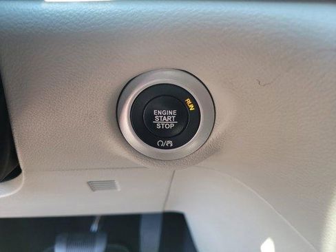 Used 2018 Chrysler Pacifica Touring Plus image 22