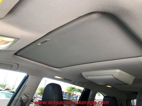 Used 2014 Toyota Highlander XLE FWD image 16