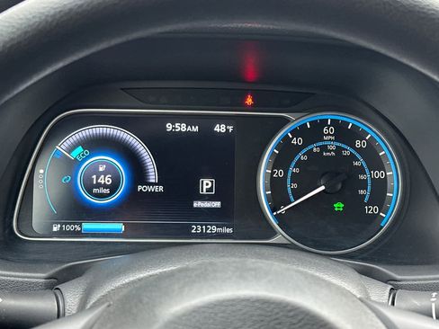 Used 2022 Nissan Leaf S image 24