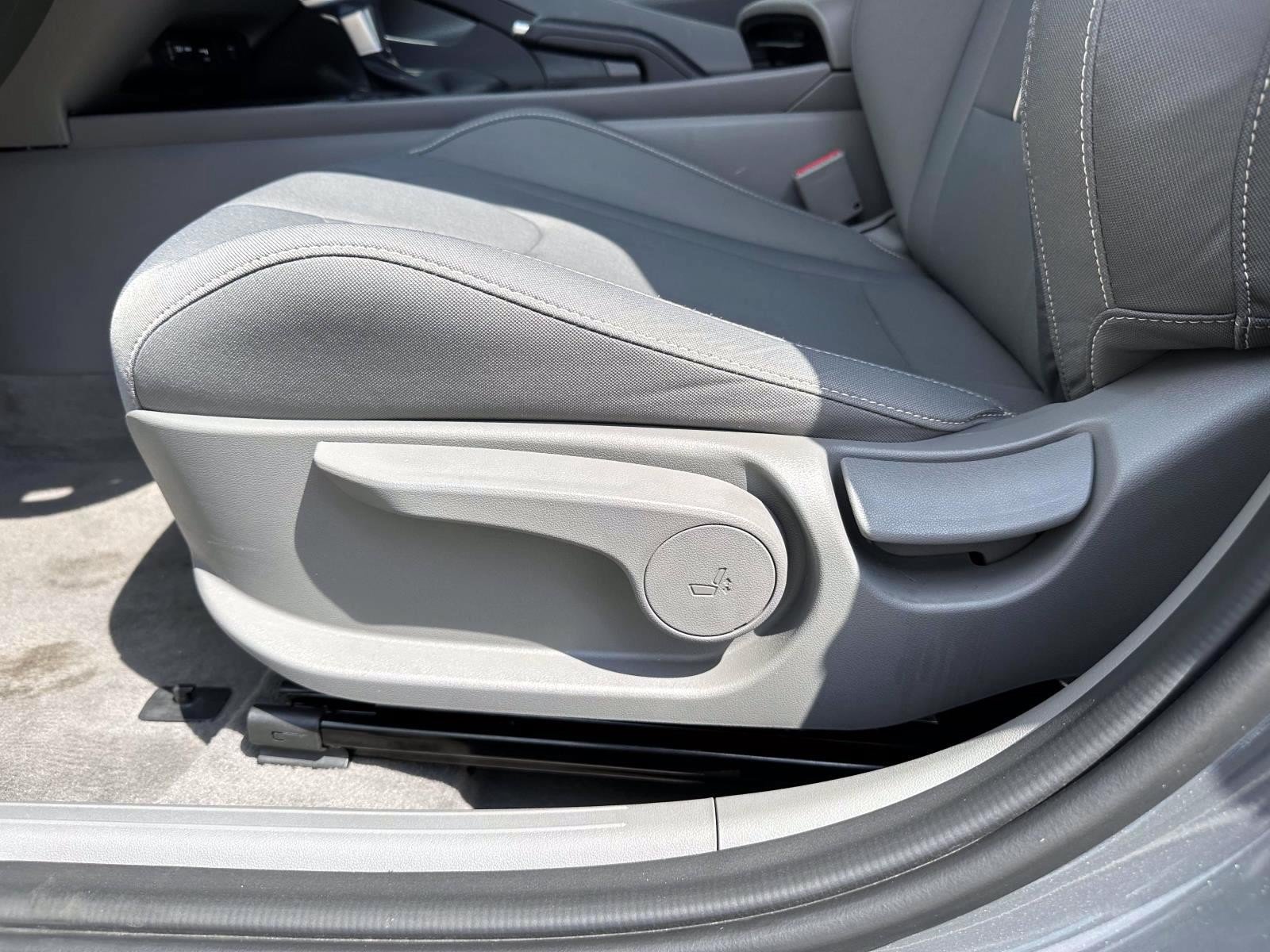 Used 2025 Hyundai Elantra Sport FWD image 10
