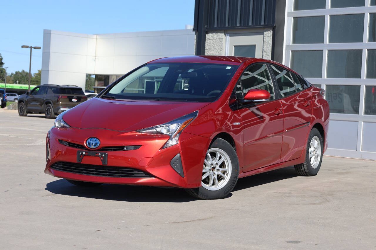 Used 2017 Toyota Prius Two w/ Prius Two Safety Plus Package FWD image 3