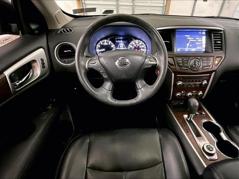Used 2019 Nissan Pathfinder Platinum AWD/4WD image 5
