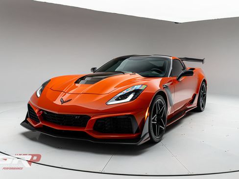 Used 2019 Chevrolet Corvette ZR1 RWD image 7