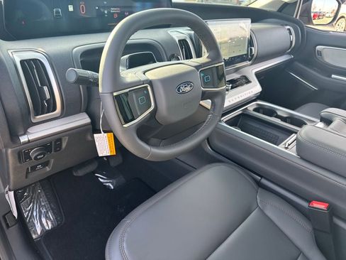 New 2025 Ford Expedition Active AWD/4WD image 23
