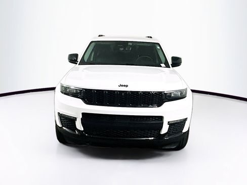 Used 2023 Jeep Grand Cherokee L Limited w/ Luxury Tech Group II RWD image 2