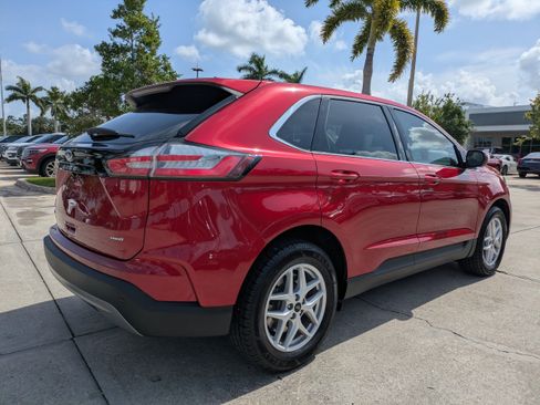 Certified 2023 Ford Edge SEL w/ Convenience Package AWD/4WD image 4
