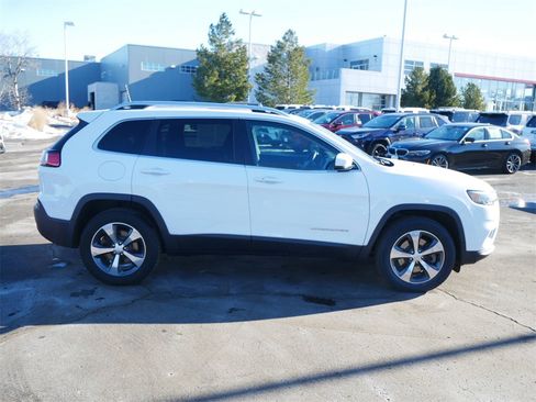 Used 2019 Jeep Cherokee Limited image 4