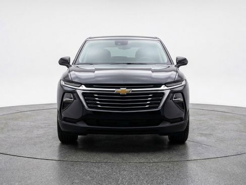Used 2025 Chevrolet Equinox LT image 2