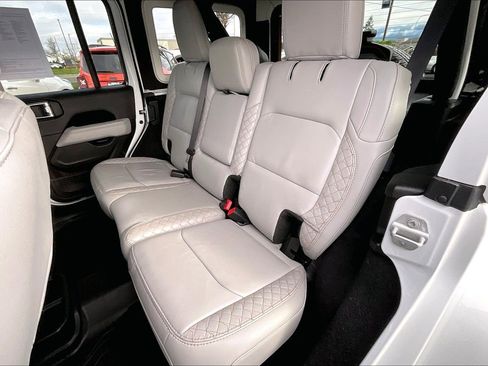 Certified 2022 Jeep Wrangler Unlimited Sahara image 25