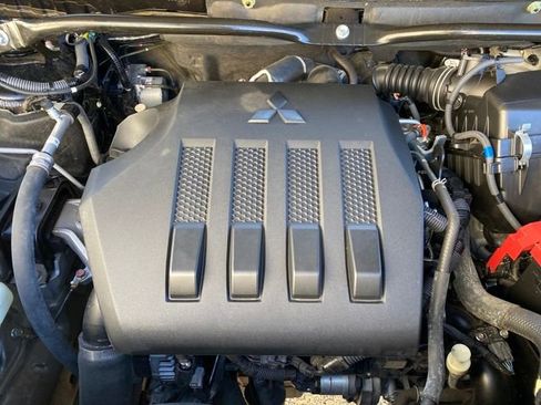 Used 2023 Mitsubishi Eclipse Cross SE image 24