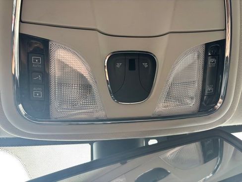 Used 2018 Jeep Cherokee Limited w/ High Altitude Package FWD image 46