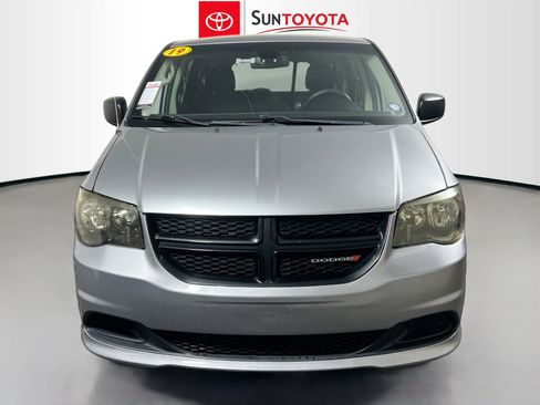Used 2019 Dodge Grand Caravan SE FWD image 31