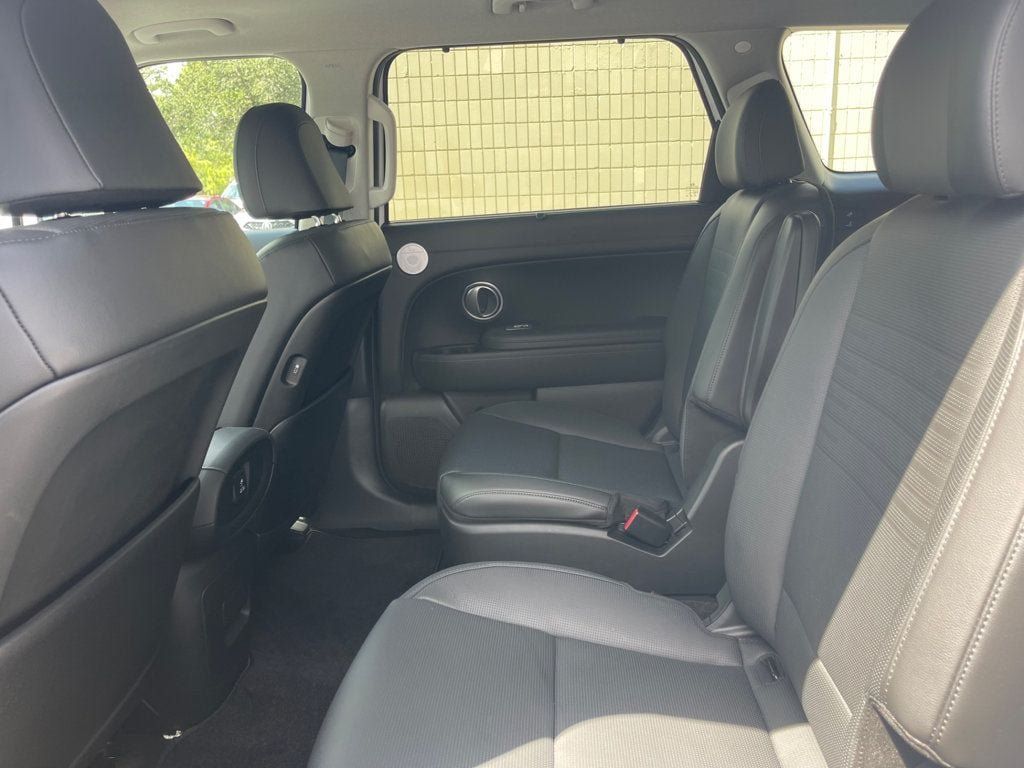 Used 2026 Hyundai Palisade Limited AWD/4WD image 13