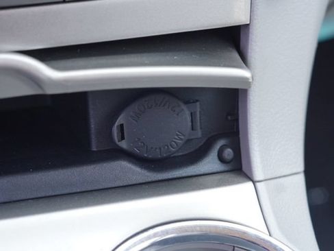Used 2013 Toyota Highlander Plus FWD image 29